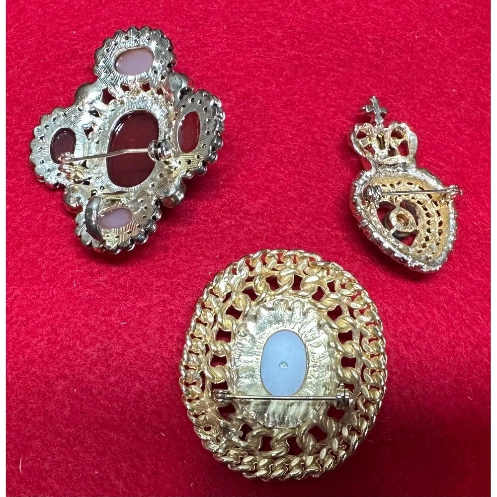 Vintage Brooch Lot 3 Pc Faux Pearl Red Cabochon Crown Pin Jewelry - Picture 7 of 14